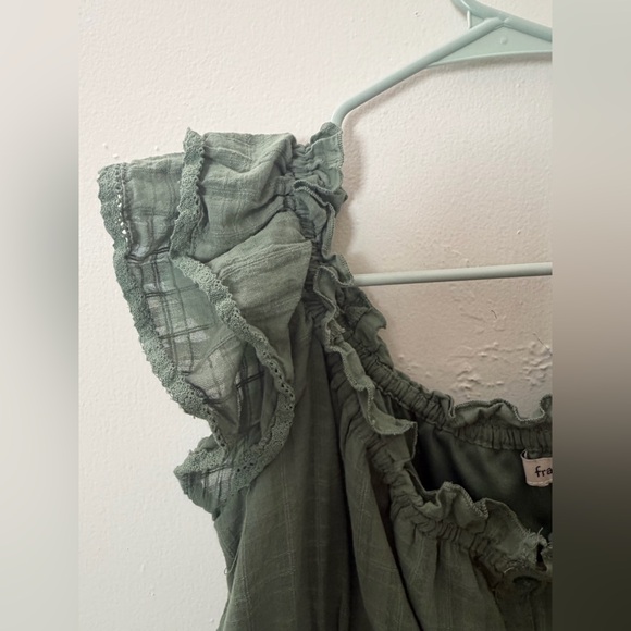 Green Ruffled Peasant Top - Picture 3 of 8